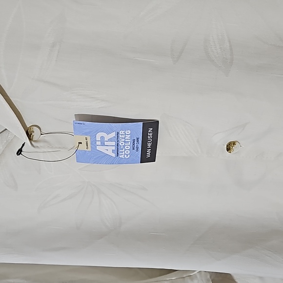 Van Heusen button down casual shirt. XXL - Picture 3 of 9